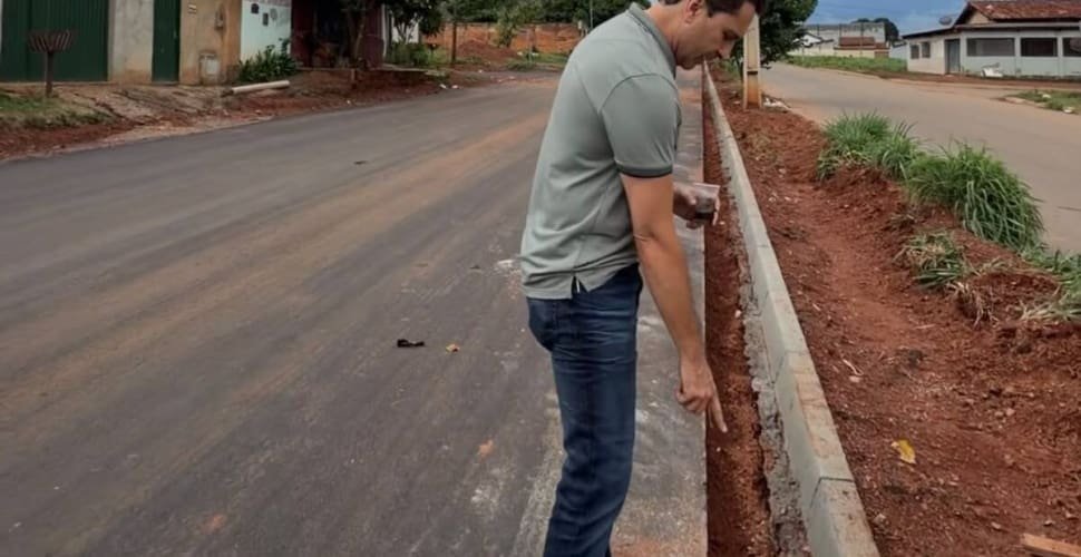 Prefeito Vilela vistoria obras de infraestrutura, meio ambiente e saúde em Aparecida